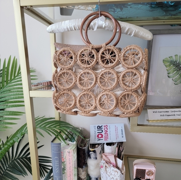 Bohemian Island Rattan Macrame Tote - Picture 2 of 8
